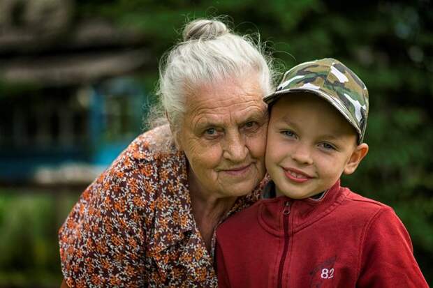 Бабушки в двух регионах Турции получают достойную компенсация за труд по воспитанию внуков.