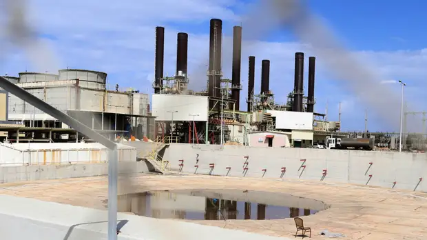 Израиль приостановил поставки топлива в сектор Газа