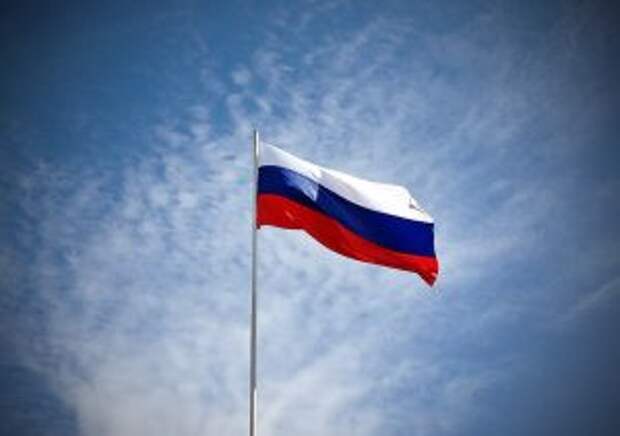 В центре Одессы появились российские флаги