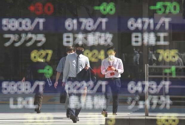 Японские индексы подскочили на 2%, опасения о штамме омикрон ослабли