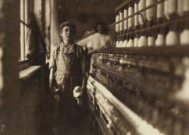 Как дети работали на производстве 100 лет назад