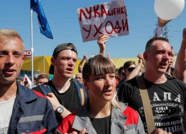 People protest against presidential election results in Minsk