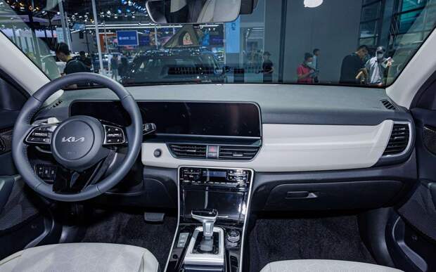 Этот кроссовер надежной марки снова можно купить в РФ по цене Лады