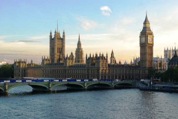 https://360tv.ru/media/uploads/article_images/2019/07/42068_london-parliament-at-sunset.jpg
