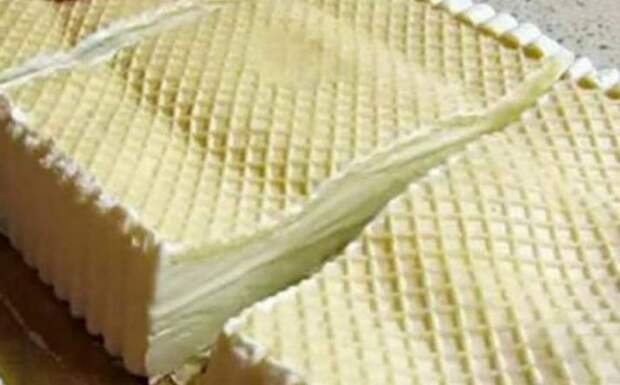Теперь я знаю, как делать мороженое, напоминающее вкус советского детства. Нужны 2 ингредиента и вафли