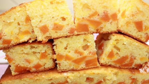 Пирог с кусочками тыквы