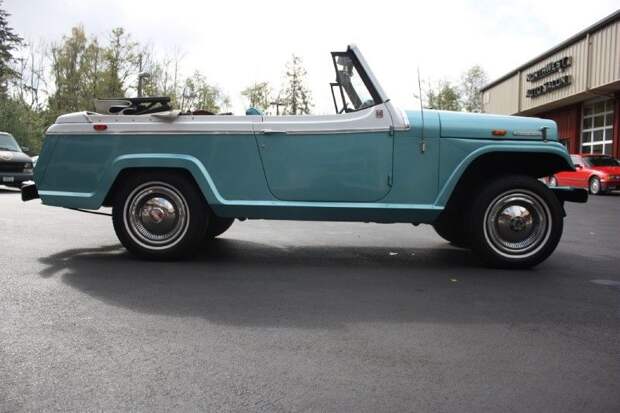 На аукцион выставлен Jeep Jeepster Commando Convertible (53 фото)