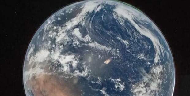 Опубликовано редкое изображение Земли с корабля, летящего к Луне