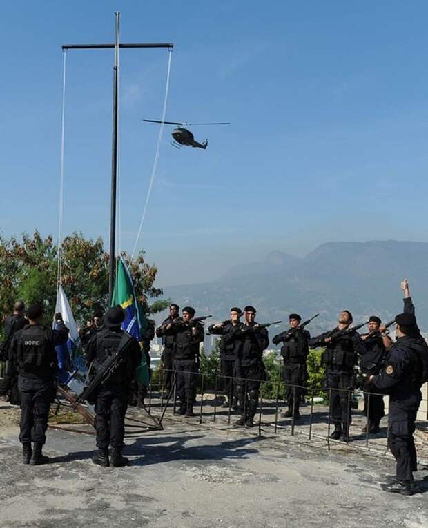 Officers from the Military Police's Spec