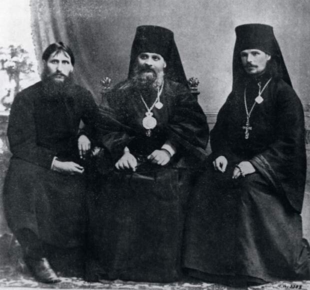Григорий Распутин с епископом Гермогеном и иеромонахом Илиодором