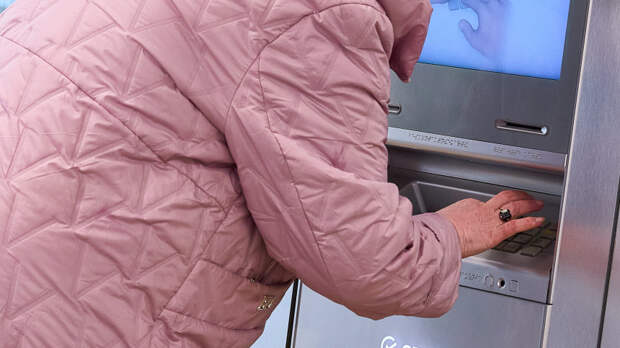 Попытка номер семь: женщина перевела аферистам ₽1,3 млн после шести предупреждений