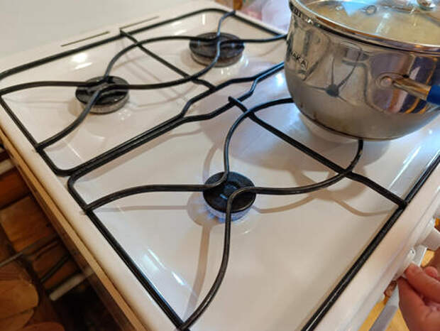 «Хотите накормить своих детей - жгите костры. Будете жить как на Украине»: более 100 квартир остались без газа в Краснодаре