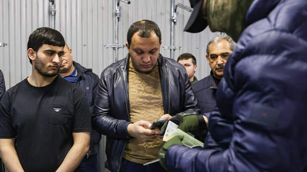 Миронов раскритиковал законопроект МВД о депортации за дискредитацию и митинги