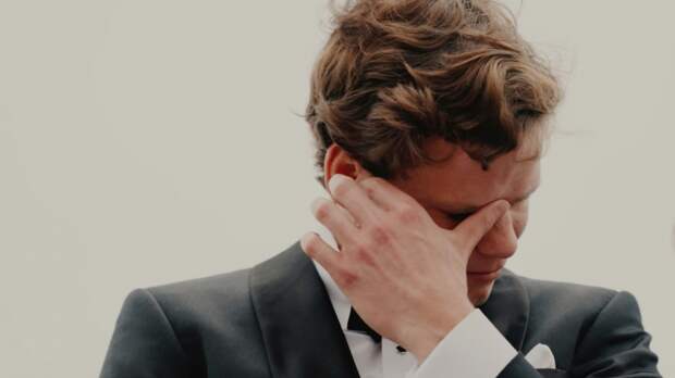 Стыдно или нет: что делать, если мужчина часто выказывает женские эмоции