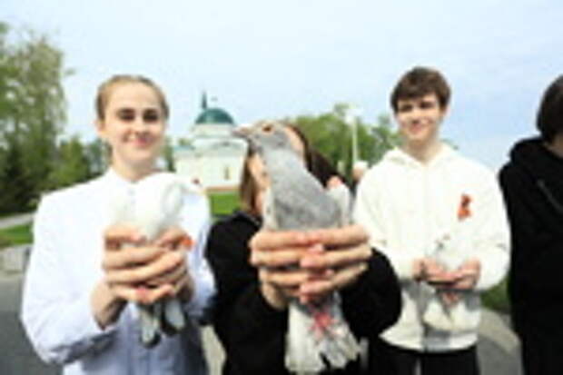 Выпуск почтовых голубей в честь 80-летия Победы  / Фото: Екатерина Смолихина