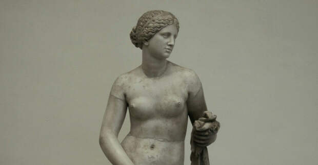 Статуя Афродиты Книдской — такая реалистичная, что ее когда-то изнасиловали