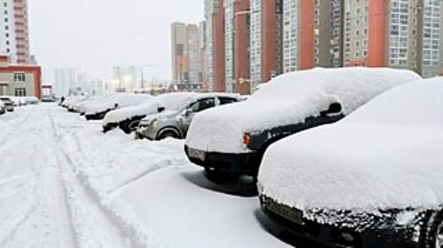 Замёрзшие машины / Фото: amic.ru