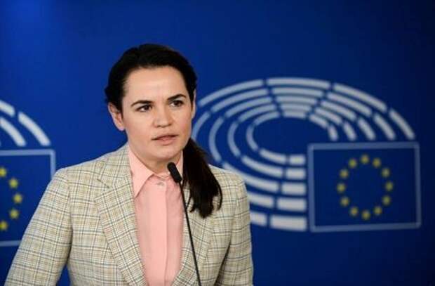 Лидер белорусской оппозиции Светлана Тихановская выступает на пресс-конференции в Брюсселе, Бельгия, 21 сентября 2020 года. REUTERS/Johanna Geron/Pool