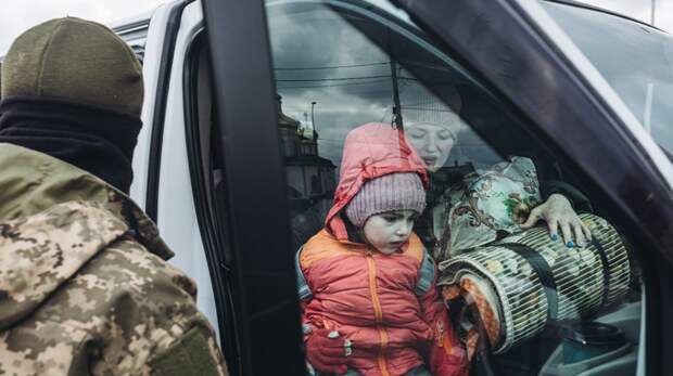 Национальная полиция Украины сообщает об эвакуации 970 человек из Харьковской области