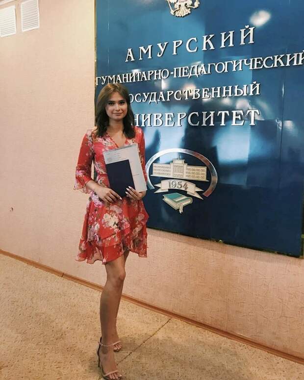 А вот и молодая кровь - выпускницы педагогических университетов! 1 сентября, девушка, красота, родители, учеба, учитель, школа