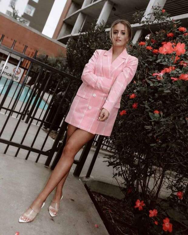 Модные летние образы 2020 для невысоких женщин