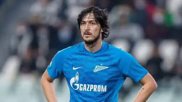 Источник: «Байер» хочет выкупить Азмуна у «Зенита» в зимнее трансферное окно