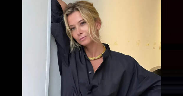 "Родителем быть непросто". Юлия Высоцкая дала редкий комментарий после новости об удочерении девочки