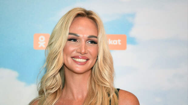 Сын Лопыревой получит школьное образование в России