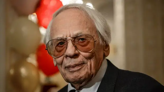 Шахназаров назвал смерть Наумова огромной потерей