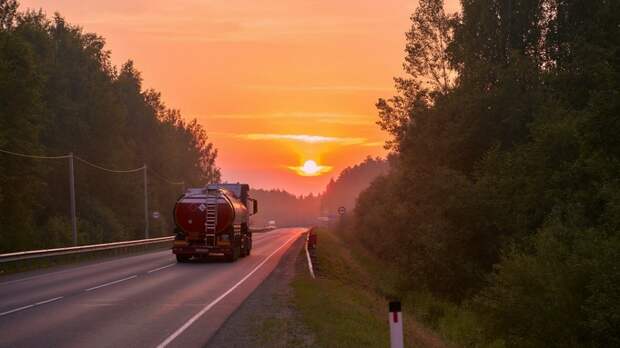 В Алтайском крае запретили грузовым автомобилям ездить по федеральным трассам в жару