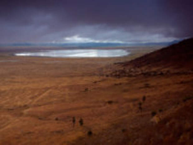 Клуб путешествий Павла Аксенова. Танзания. Ngorongoro crater landscape with lake and clouds. Фото LuaAr - Depositphotos