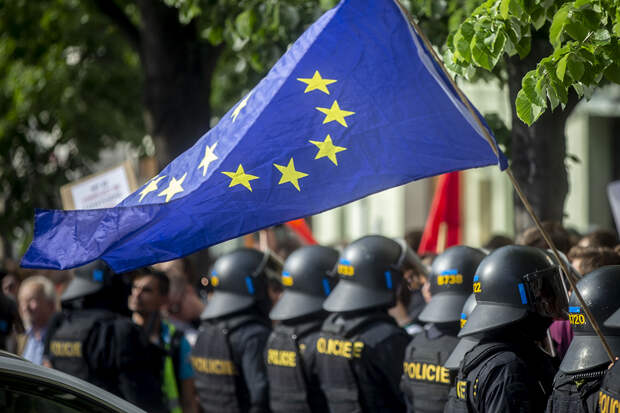 Разведки Европы заявили, что Россия создала сеть «троянских коней». Их насторожили странные сделки с недвижимостью