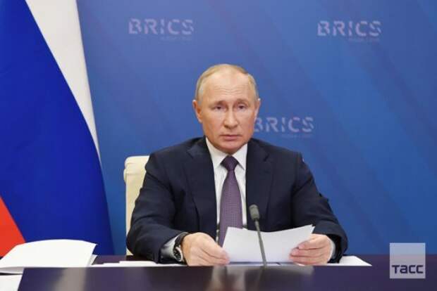 Путин: весь мир является одной семьей, но «в семье не без урода»