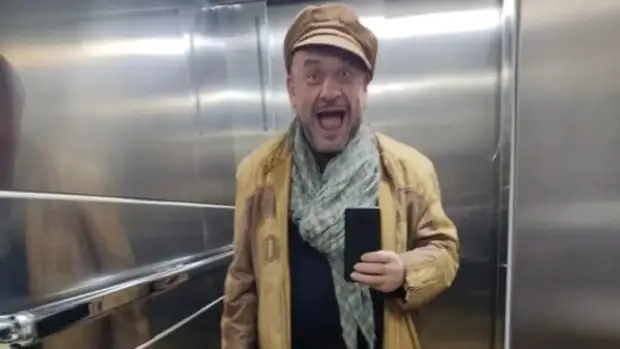 «Соседи купили мою квартиру»: Морозов из «Кривого зеркала» остался без денег и работы