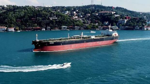 Зачем США все же позволили огромному танкеру с российской нефтью «запитать» Кубу