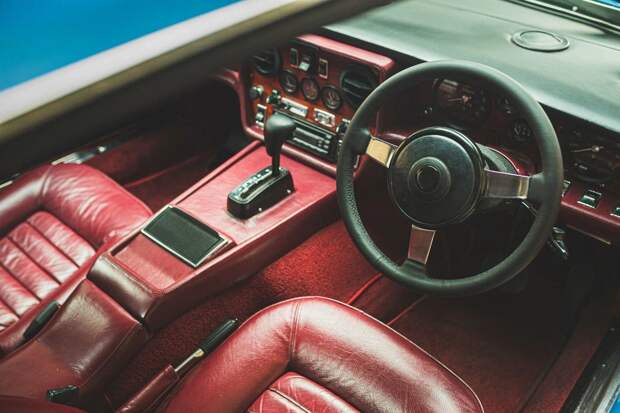 Африканский ураган Maserati Khamsin с тремя вариантами задней части