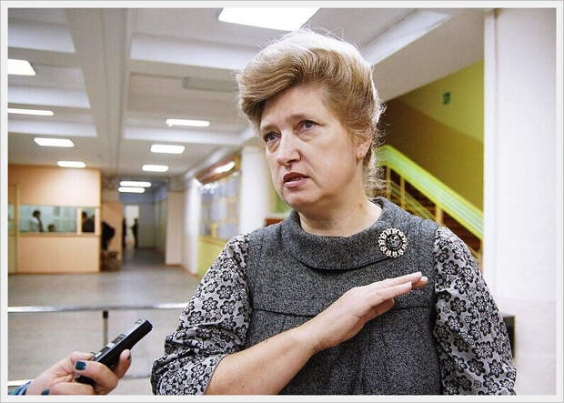 В современном образовательном мире все чаще сталкиваются с проблемой неуважения к учителям, особенно со стороны младших школьников.-2
