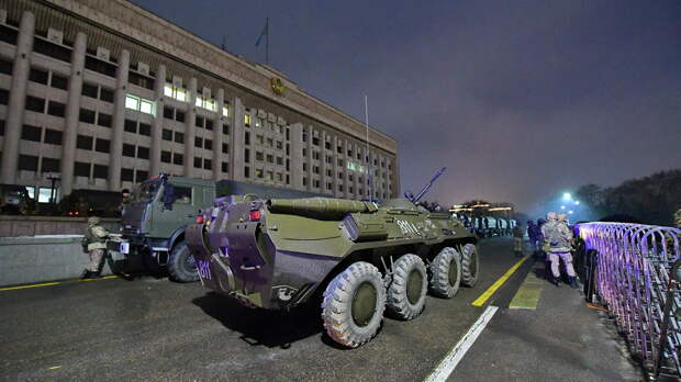 Первый космонавт-казах Аубакиров предложил ввести войска ОДКБ в Казахстан