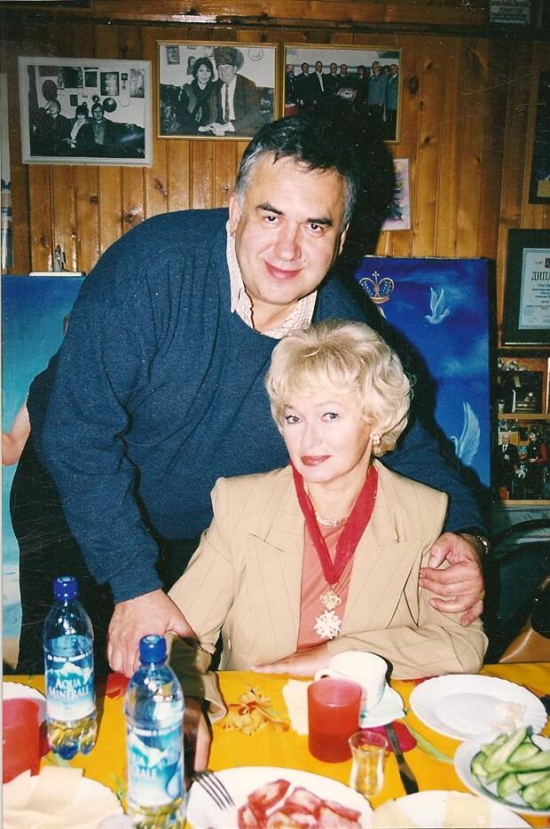 https://www.peoples.ru/family/wife/narusova/narisova-073120081555240sq.jpg