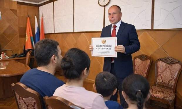 «Сначала квартиры надарят, а потом бац и проверка»: в Липецкой области местные власти подарили жилищный сертификат "бедному" скотопромышленнику