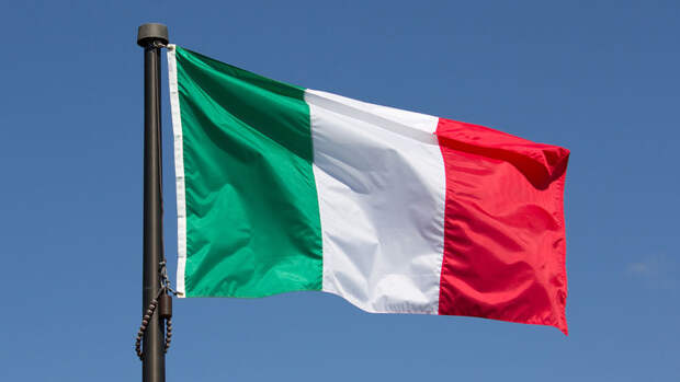 Таяни: применять итальянское оружие для ударов по России запрещает конституция