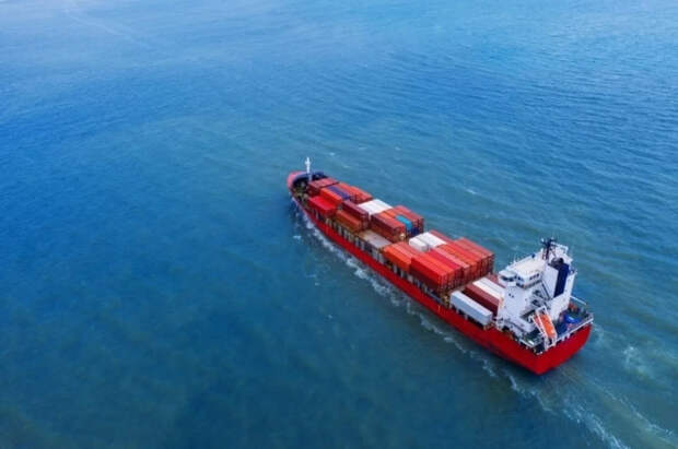 Греческая компания продолжает проводить суда через Ормузский пролив