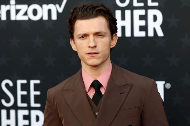 Голливудский актер Том Холланд сделал себе татуировку буквы Z