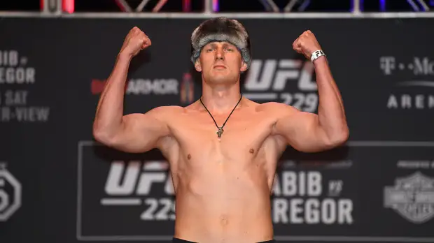 Боец UFC Волков сообщил о рождении сына