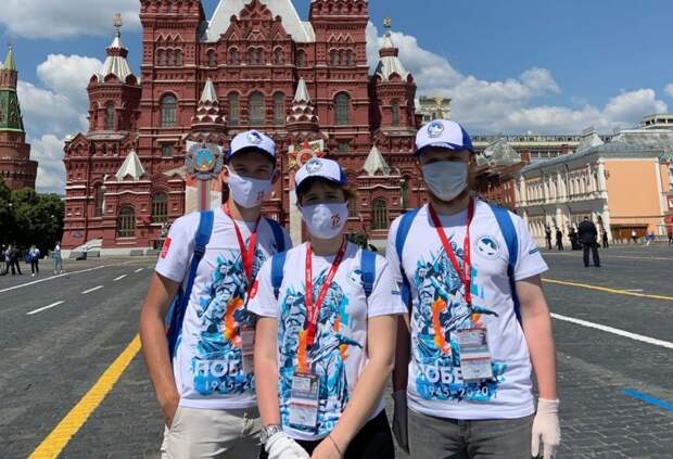 Волонтеры МАИ помогли в организации парада Победы на Красной площади Фото: пресс-служба МАИ