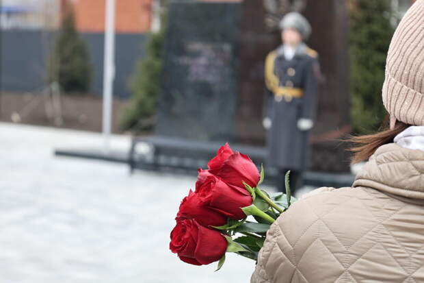 Памятник судебным приставам в Барнауле / Фото: Екатерина Смолихина / amic.ru