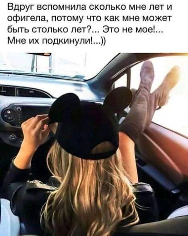 Приезжает мужик из деревни отдыхать на юг.  Ну, там море, солнце, запах сирени, красота, одним словом!