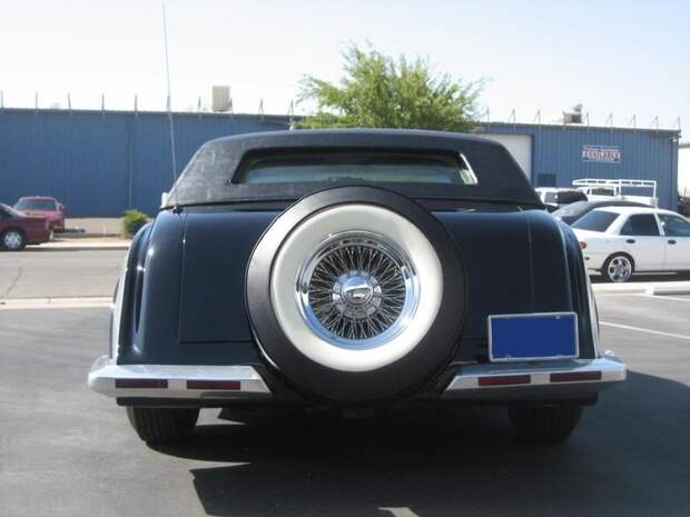 Симбиоз Bugatti и Lincoln в неизвестном Bugincoln (16 фото)