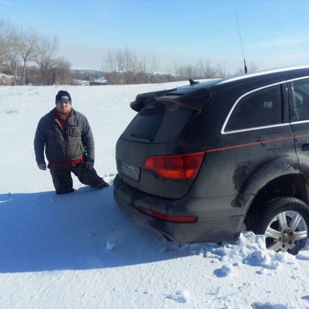 Ещё бы она в таком снегу не застряла автомобили, бездорожье, застрял, паркетники, прикол, юмор