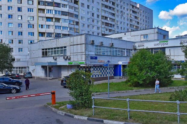 Возле корпуса 1106Е в Силино убран мусор и скошен бурьян Возле корпуса 1106Е в Силино убран мусор и скошен бурьян